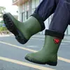 Botas de lluvia hasta la pantorrilla para hombre, botas de lluvia antideslizantes, zapatos impermeables estilo coreano, botas de agua de pesca de moda, zapatos de goma duraderos para adultos para lavar el coche