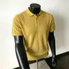 Camisa polo de seda helada de color sólido de lujo ligero para hombre, con cuello de piña, mangas cortas de punto, un diseño moderno y elegante, y un look casual versátil para el verano