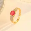 Anillo Personalizado de Oro de 18 Quilates con Circonita, Diseño de Nicho, Lujo Ligero y Sensación de Alta Gama, Anillo Ajustable, Accesorio Versátil y Elegante