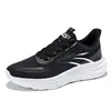 Nuevos zapatos cruzados para hombre, malla transpirable, zapatos de moda versátiles y modernos, zapatos deportivos y casuales ligeros de suela blanda para correr