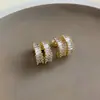 Clip para Oreja de Doble Capa Redondo de Circonita Super Brillante Lujo Ligero Moda de Gama Alta Clip para Hélice Ósea Simple Sentido del Diseño Pendiente de Nicho para Mujeres