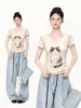 Camiseta de Manga Corta con Cuello en V y Estampado de Gatitos Spicy Girl para Mujer, Nuevo Estilo Verano 2026, Corte Ajustado, Ceñida a la Cintura, Favorecedora, Top Versátil