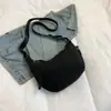 Bolsa de Ombro Colorida Tendência Personalidade para Mulheres, Nova Bolsa Leve Simples Formato Bolinho, Bolsa Transversal Casual Leve Fashion