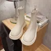 Botas Curtas de Design Espesso com Solado Grosso para Outono/Inverno 2026, Botas Finas de Solado Plano, Botas Estilo Britânico Martin para Mulheres, Novas Botas Individuais