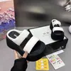 Novas Chinelas Femininas de Solado Grosso para Verão 2026 para Uso Externo, Sandálias Slide Fashionáveis e Versáteis com Solado Plataforma, Sandálias Casuais que Aumentam a Altura