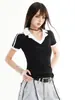 Camiseta de Manga Corta con Cuello en V Estilo Americano Yechuan #2026 para Mujer, Estilo Chica Picante, Corte Ajustado, Diseño que Ceñe la Cintura, Top Deportivo.