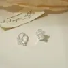 Brincos de Clipe Geométricos Inspirados em Design para Mulheres, Moda de Luxo de Nicho, Versátil para o Dia a Dia, Galvanizados Ecológicos Acessórios de Yiwu Brincos Atacado