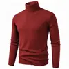 El producto principal para el comercio exterior transfronterizo es el nuevo artículo de invierno.: suéter de punto para hombre, ajustado, moderno, versátil, de cuello alto
