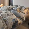 Estilo Outono e Inverno Conjunto de Roupa de Cama de Quatro Peças Espesso Escovado 100% Algodão Toque de Luxo Capa de Edredom Floral Pura de Algodão Lençol Conjunto de Três Peças para Dormitório Estudantil