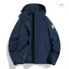 Camello mismo estilo chaqueta cortavientos funcional para exteriores para mujer traje tres en uno de plumón otoño e invierno a prueba de viento impermeable traje de montañismo abrigo para hombre