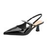 Zapatos franceses de punta puntiaguda para mujer, nuevos zapatos de verano de hada sexy a la moda con tacón fino y diamantes de imitación, con puntera y sandalias vacías
