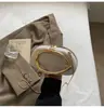 Caja Metálica Personalizada Estilo Retro Europeo y Americano 2026 Elegante Sencilla y Elegante Calidad de Banquete Bolso Pequeño Cuadrado de Mano Cruzado