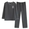 Pijama de invierno para hombre en stock, estilo nuevo, pijama acolchado de algodón al aire, casual, alta calidad, manga larga, adecuado para usar afuera como ropa de estar.