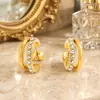 Brincos Yuhui de Aço Titânio Transfronteiriços em Formato C com Cravação Completa de Diamantes, Clássicos e Modernos, Banhados a Ouro 18K Real, Brincos de Aço Inoxidável à Prova d'Água