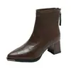 ¡Estos zapatos son demasiado bonitos, te hacen más alto y más delgado! ¡Hacen que tus piernas se vean largas cuando las usas!