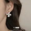 Aretes de aguja de plata con diamantes y diseño floral con goteo de aceite, estilo corte vintage, aretes simples y de moda, elegantes, de lujo ligero, aretes de alta gama