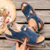 Sandalias Europeas y Americanas de Comercio Exterior Talla Grande Huecas Ligeras de Suela Gruesa para Mujer Plataforma Transfronteriza Hebilla Punta Abierta Sandalias de Playa