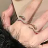 Anillo abierto de circón con forma de serpiente personalizado para mujer, diseño de nicho, sensación avanzada, anillo único para dedo, estilo frío, anillo combinable.