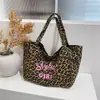Bolsa de Lona Estilo Coreano Estampado de Leopardo Estampado de Letras INS Alta Estética Gran Capacidad Bolsa de Compras Pequeña Fresca
