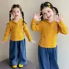 Moda casual de principios de otoño para niñas, camiseta con capucha a rayas estilo coreano, top casual y elegante de manga larga para niños pequeños