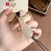 Colgante de Calcedonia de Colores Tipo Hielo con Forma de Pipa, Nuevo Colgante de Jade Natural Tallado Estilo Chino, Suministro Directo para Transmisiones en Vivo