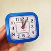 Despertador de mesa pequeno despertador de cabeceira simples estudante relógio criativo relógio pequeno personalizado para quarto atacado