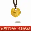 Nuevo modelo del mismo estilo que en la tienda de oro, colgante calado de magpie y flor de ciruelo en oro de arena estilo antiguo, no se decolora al quemarse