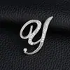 Temperamento de comercio exterior europeo y americano 26 broches de letras inglesas femenina diamante personalidad Joker moda corsage pin masculino accesorios