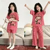 Conjunto de Tres Piezas de Dibujos Animados para Niñas Verano Nuevo Estilo Pijama de Manga Corta Ropa de Casa Súper Linda para Niños Conjunto de Pantalones Largos