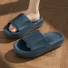 Sandalias de EVA Gruesas para Hombre de Verano para Exteriores con Sensación de "Pisar Mierda", Sandalias Antideslizantes para Pareja para Baño de Casa en Interiores Venta al por Mayor