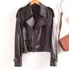 Jaqueta de Couro Preta de Comprimento Médio Feminina com Gola Alta e Cintura com Amarração, Novo Estilo Outono e Inverno, Elegante Casaco de Couro