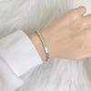 Pulseira de Titânio Favo de Mel ins Senso de Design de Nicho 2022 Nova Tendência Luxo Leve Elegante Celebridade da Internet Explosiva Joia de Mão