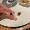 Brincos de pino S925 para mulheres Clipe de orelha sem furo cor vinho tinto retrô Novo design de nicho 2022 joias atacado