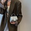 Mini Bolso Pequeño Nicho para Mujer 2022 Nueva Moda Otoño e Invierno Moda Bolso Cuadrado Pequeño Popular en Internet Estilo Extranjero Bolso de Hombro Cruzado para Mujer