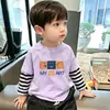 Camiseta listrada de manga comprida para meninos, novo estilo primavera e outono 2026, top de algodão puro para outono de meninos, camisa da moda estilo coreano