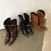 ¡Estilo de pasarela! Botines de moda de cuero genuino con punta fina francesa, tacón de gatito, fruncidos, corte en V adelgazante, botines cortos negros para mujer