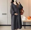Moda Otoño e Invierno Estilo Perezoso Elegante Traje Suelto para Mujer con Elegante Chaqueta Larga de Punto y Vestido Conjunto de Dos Piezas