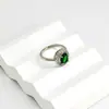 Anel Geométrico Europeu e Americano com Zircônia Microcravejada Esmeralda Elegante Oval Tendência Feminino Anel de Tamanho Opcional
