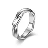Anillo de acero de titanio Mobius, diseño de nicho moderno, anillo personalizado para pareja, estilo vintage, lujo ligero, sensación de alta gama