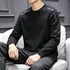 Camiseta esportiva casual masculina de manga longa estampada, moderna para adolescentes, adequada para todas as estações, gola redonda, top básico de manga longa