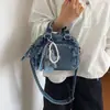 Bolso cruzado versátil de mano, nicho, para el commute en Boston, nuevo diseño 2026, bolso de mezclilla de moda para mujer, bolso de hombro