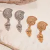 Pendientes de Caracola con Patrón de Concha Metálico Pesado Europeo y Americano, Estilo Vacaciones Costeras Transfronterizas, Pendientes Únicos de Nicho de Alta Gama para Mujeres