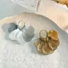 Pendientes de Borla con Forma de Ala de Mariposa Hueca Dorada para Mujer, Moda Exquisita y de Alta Gama, Pendientes de Diseño de Nicho de Lujo Ligero, Nuevo Modelo 2026