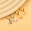 Pendientes de acero inoxidable en oro de 18 quilates galvanizados con cara sonriente estilo ins europeo y americano para mujer, estilo hip hop de nicho de verano, estilo frío