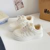 Zapatillas Blancas de Cuero Estilo Coreano Cálidas con Forro de Polar para Estudiantes Femeninas Campus Zapatos de Plataforma Modelo Nuevo 2025 B2318