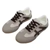 Zapatos deportivos de suela blanda para mujer, zapatillas de entrenamiento alemanas transfronterizas, zapatillas blancas casuales, nuevos estilos, disponibles en tallas grandes, zapatillas retro de primavera/verano al por mayor
