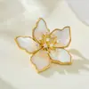 Elegante Broche de Flor de Concha Natural Floreciente Moda para Mujer Sentido de Alta Gama Circonita Microincrustada Pin Fino Lujo Ligero Ramillete