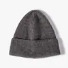 Sombrero tejido de hilo grueso para circunferencia de cabeza grande, para mujer, otoño e invierno, combina con todo, sombrero pequeño con etiqueta de tela para la cara, sombrero de lana coreano, para hombre y mujer, personalizado