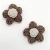Flor pequeña tejida a mano 4CM pompón de lana flor para accesorios de ropa bolsa pinza para el pelo accesorios broche flor de ganchillo diy