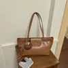 Bolso de Hombro Retro de Cuero con Cera de Aceite Otoño/Invierno para Mujer 2026 Nuevo Gran Capacidad para Viajes Diarios Bolso de Hombro Único Moda Versátil Bolso de Axila